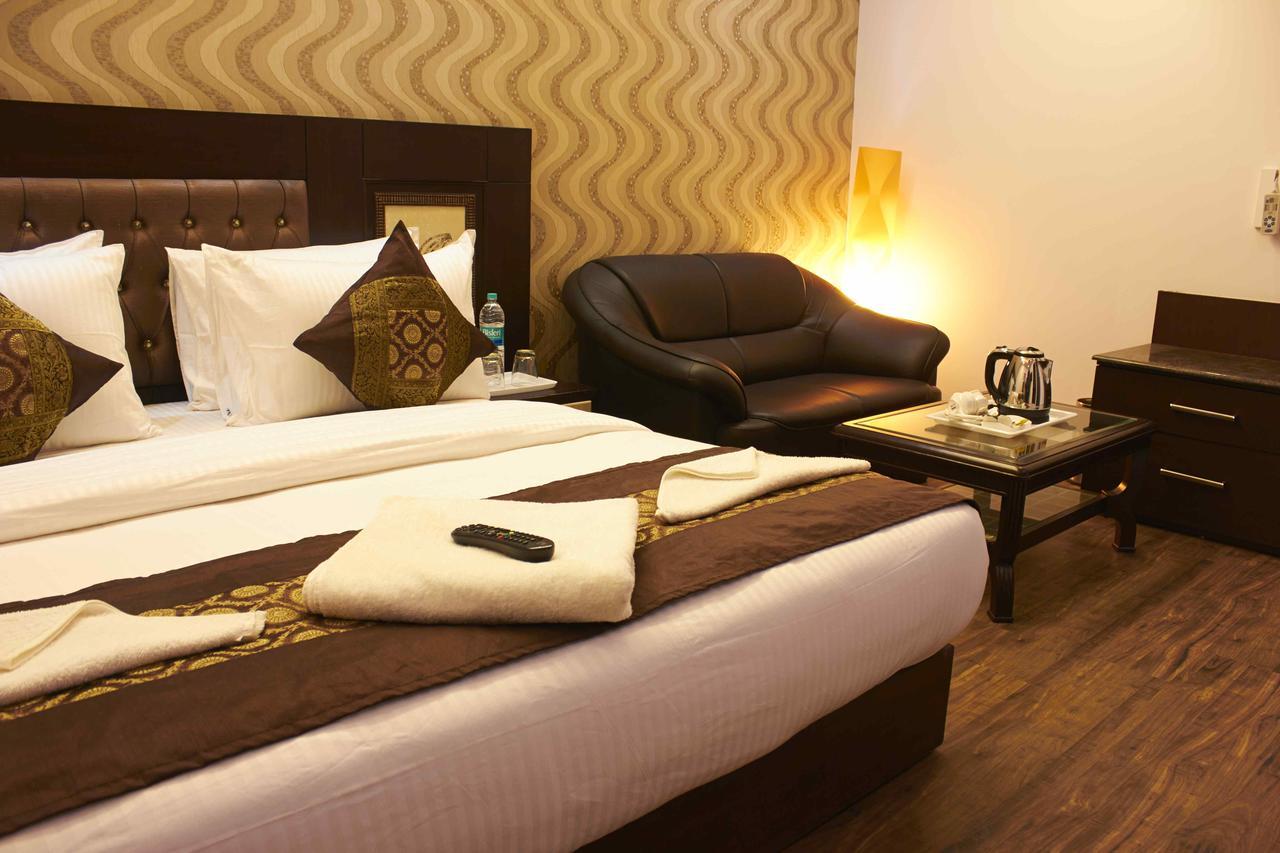Hotel Waterfall Delhi (National Capital Territory of India) Exterior foto