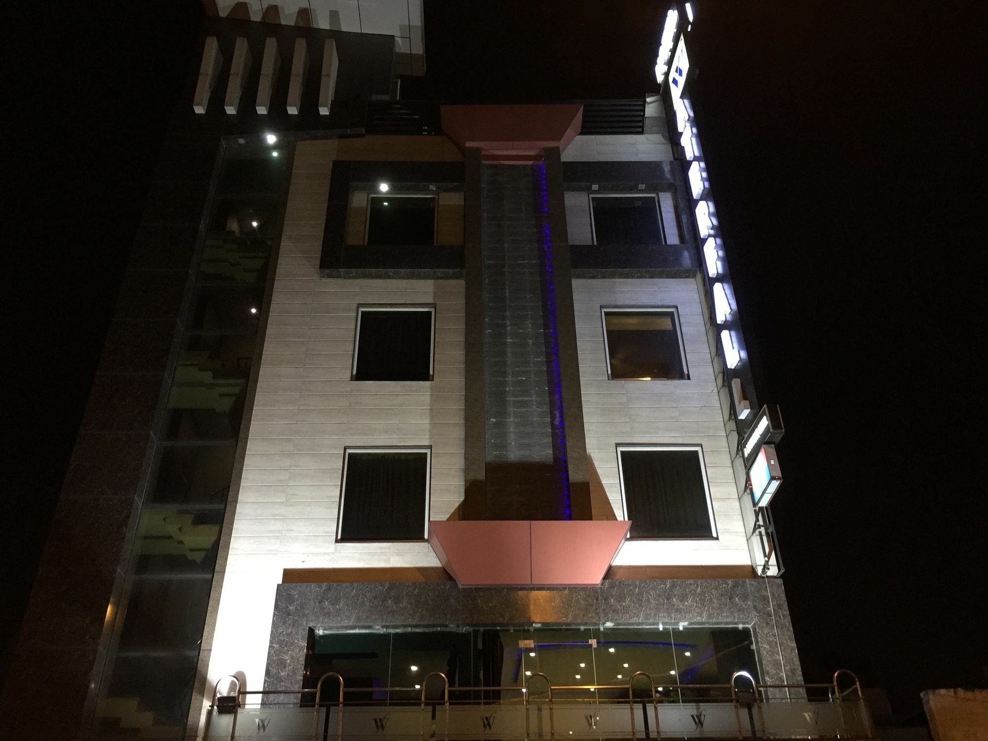 Hotel Waterfall Delhi (National Capital Territory of India) Exterior foto