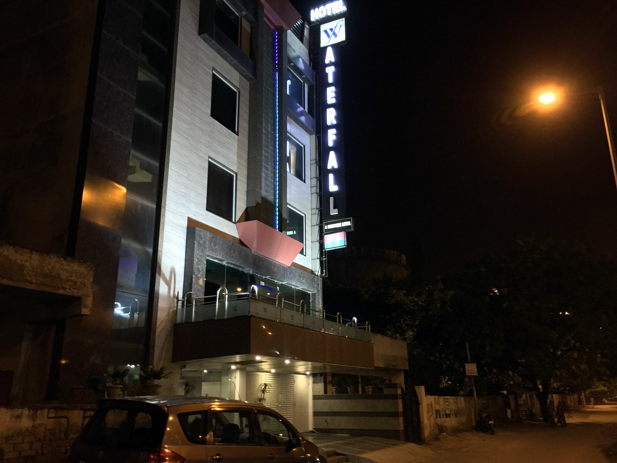 Hotel Waterfall Delhi (National Capital Territory of India) Exterior foto