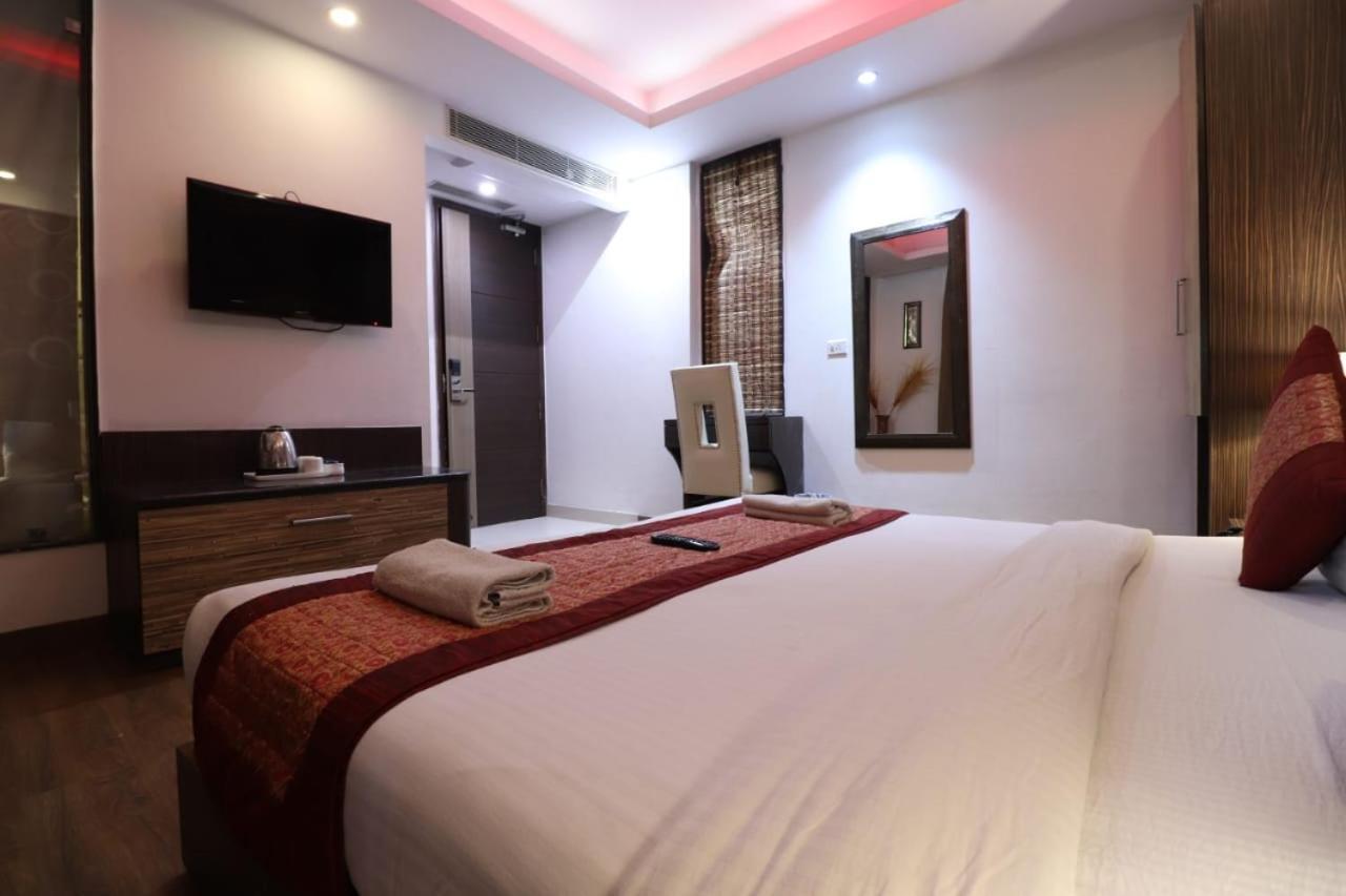 Hotel Waterfall Delhi (National Capital Territory of India) Exterior foto