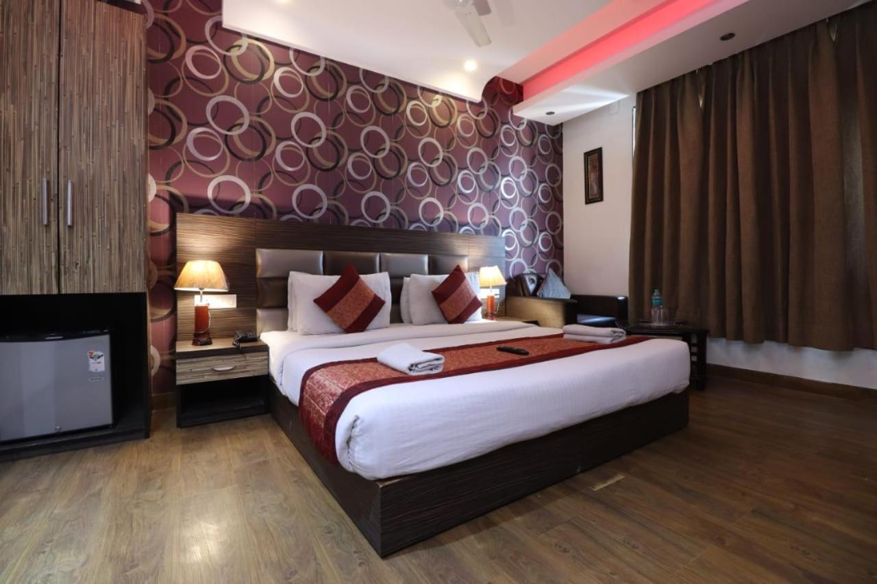 Hotel Waterfall Delhi (National Capital Territory of India) Exterior foto